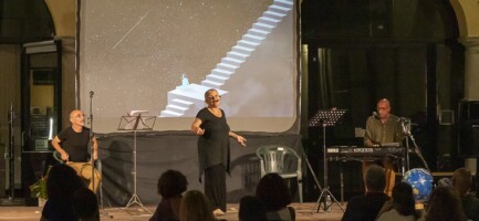 CONNESSIONI: DAL BALCONE AL SOCIAL